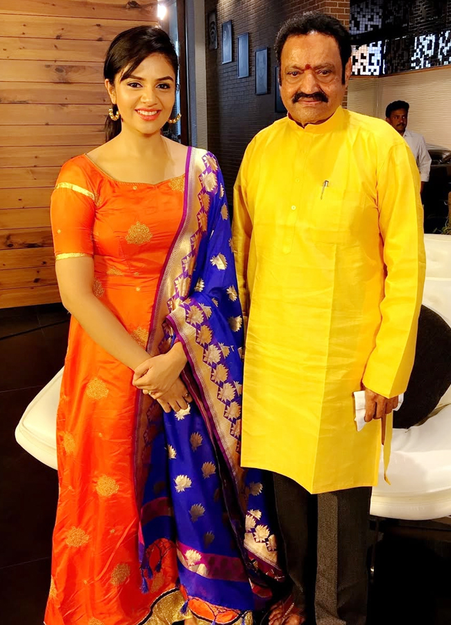 Have you seen how celebrities looks like in 2016 with Sreemukhi (Photos)10