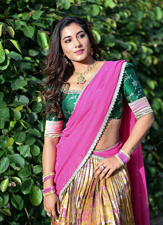 Tollywood Actress Vishnu Priya HD Photos17