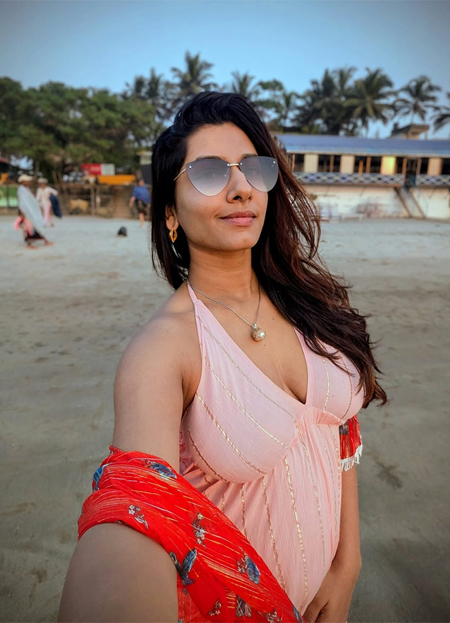 Tollywood Actress Vishnu Priya HD Photos18