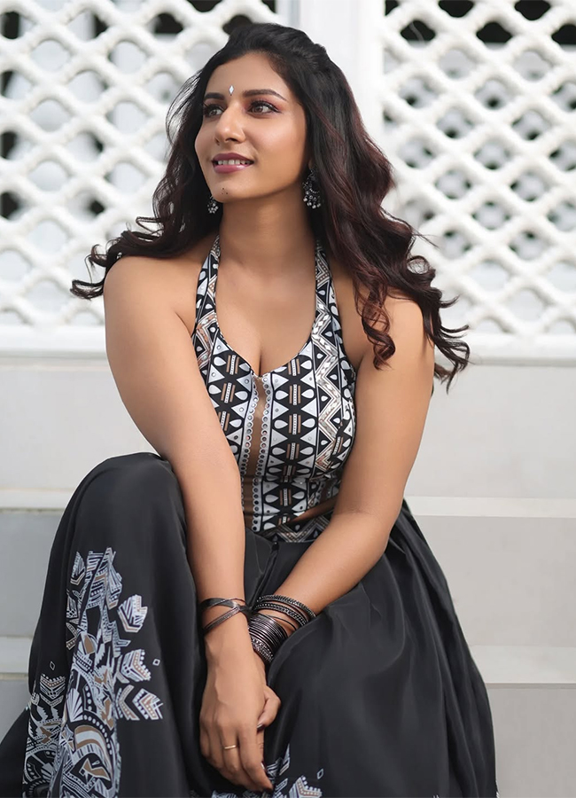 Tollywood Actress Vishnu Priya HD Photos3