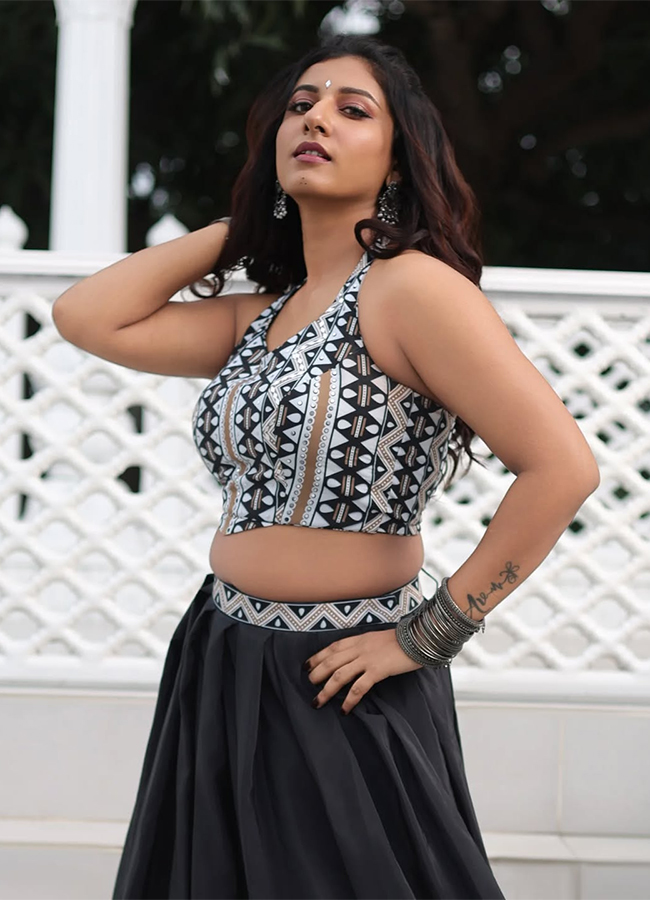 Tollywood Actress Vishnu Priya HD Photos4