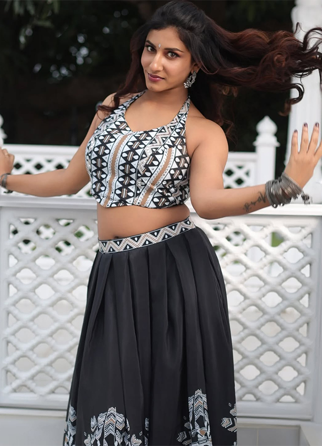 Tollywood Actress Vishnu Priya HD Photos7