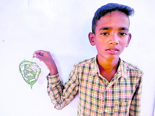   ఆకుపై నేతాజీ1