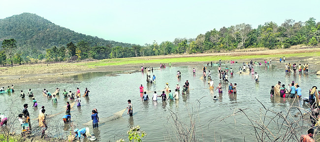 గిరిజనుల చేపల వేట3