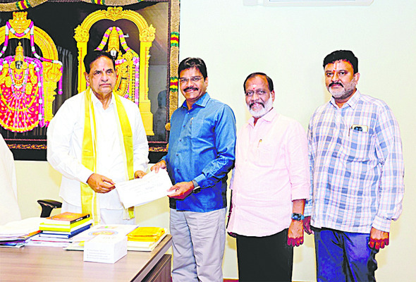 తిరుమల అన్నప్రసాదానికి రూ.44 లక్షలు విరాళం
2