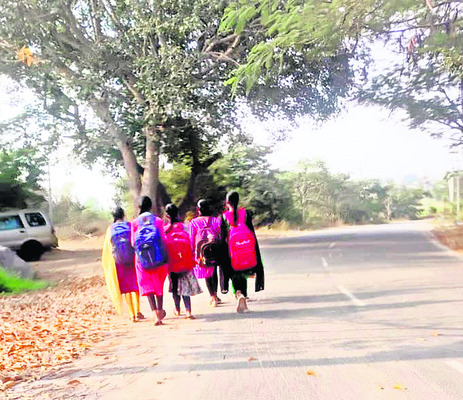 బడివేళకు బస్సేది?3