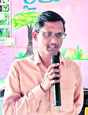 విద్యార్థులకు సహకారం అందిస్తాం.. 
4