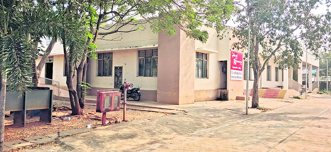 మార్చురీలోనూ లంచాలకు పీక్కుతింటూ.. 
2