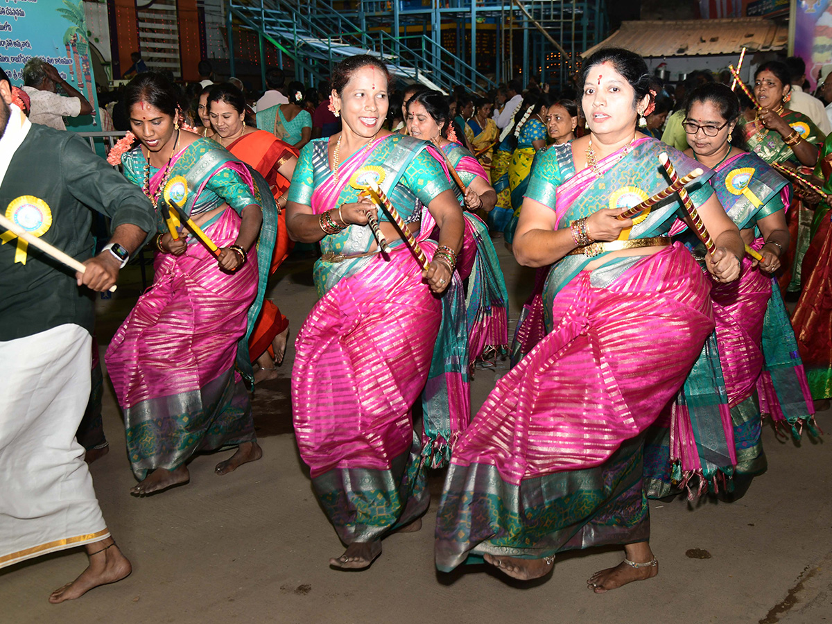 Kadapa: The grand Sri Rama Maha Shobha Yatra Photos4