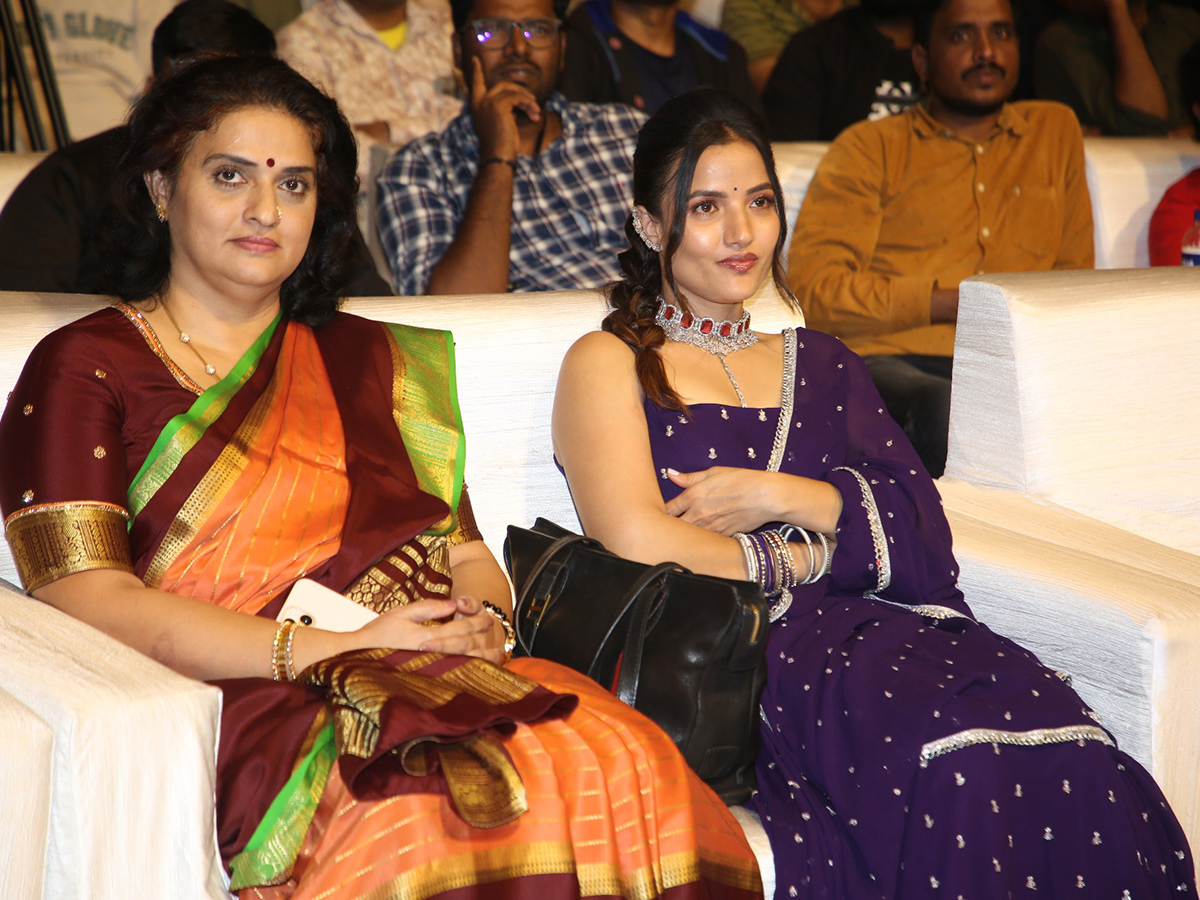 Nari Nari Naduma Murari Movie Grand Success Meet Pics32