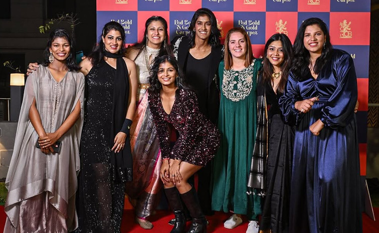 Royal Challengers Bengaluru Women Players Shining At The Red Carpet Event Photos5