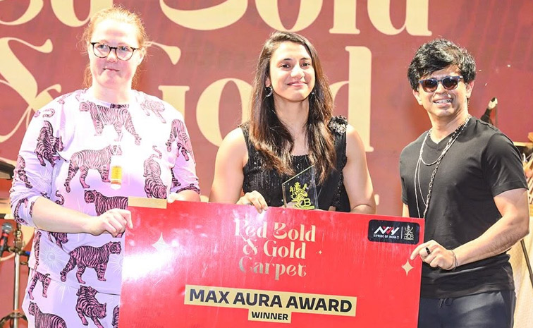 Royal Challengers Bengaluru Women Players Shining At The Red Carpet Event Photos6