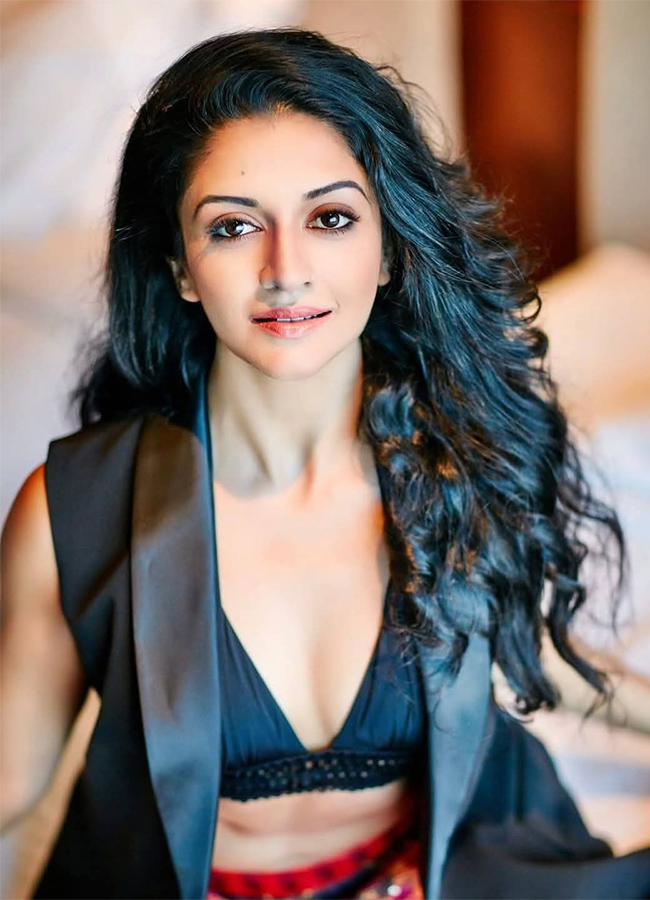 Tollywood Actress Vimala Raman Birthday Special Photos2