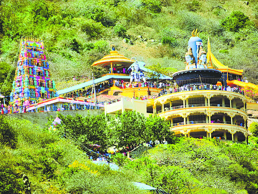 తిరుమల అన్నప్రసాదానికి రూ.44 లక్షలు విరాళం
2