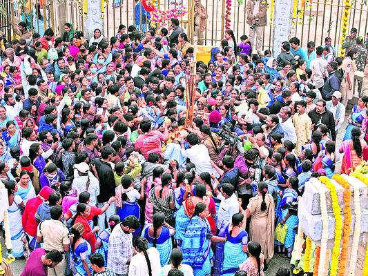 రాజన్నకు తొలిమొక్కులు 1