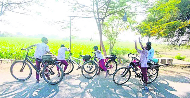 సరస్వతీ నమస్తుభ్యం
3