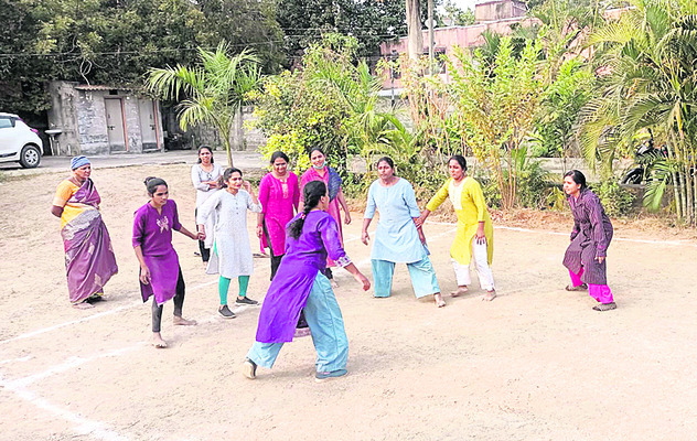 మహిళా వైద్య సిబ్బంది క్రీడా సంబురం1