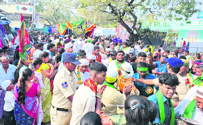 జనసంద్రమైన జాన్‌పహాడ్‌2