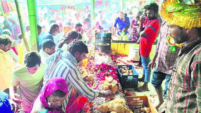 జనసంద్రమైన జాన్‌పహాడ్‌3