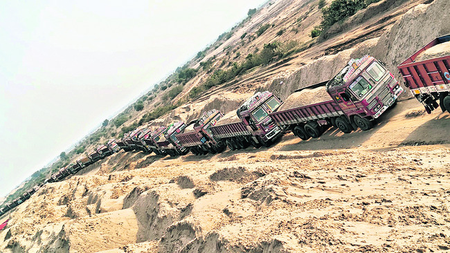 ఇసుక రవాణాలో1