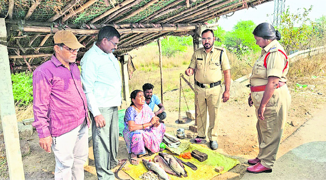 రిపబ్లిక్‌ డేకు  ఏర్పాట్లు చేయాలి
2
