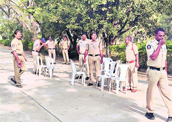 నామినేషన్ల స్వీకరణ వాయిదా1