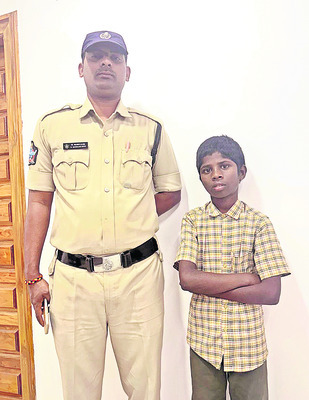 రైల్వే రిజర్వేషన్‌ కౌంటర్‌  ఎత్తివేసే ఆలోచన లేదు 2