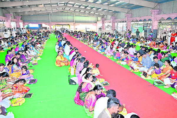 వైభవంగా.. వసంత పంచమి 
1