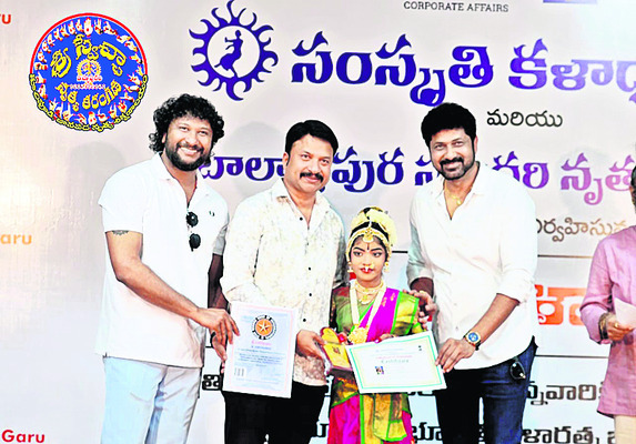 ● అనుశ్రీ నాట్యం అమోఘం! 1