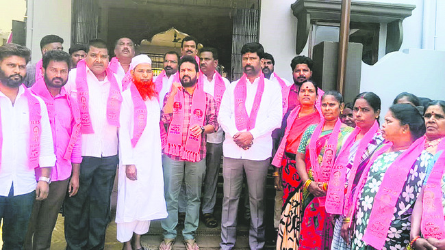 సొంతగూటికి మాజీ కౌన్సిలర్‌ 1