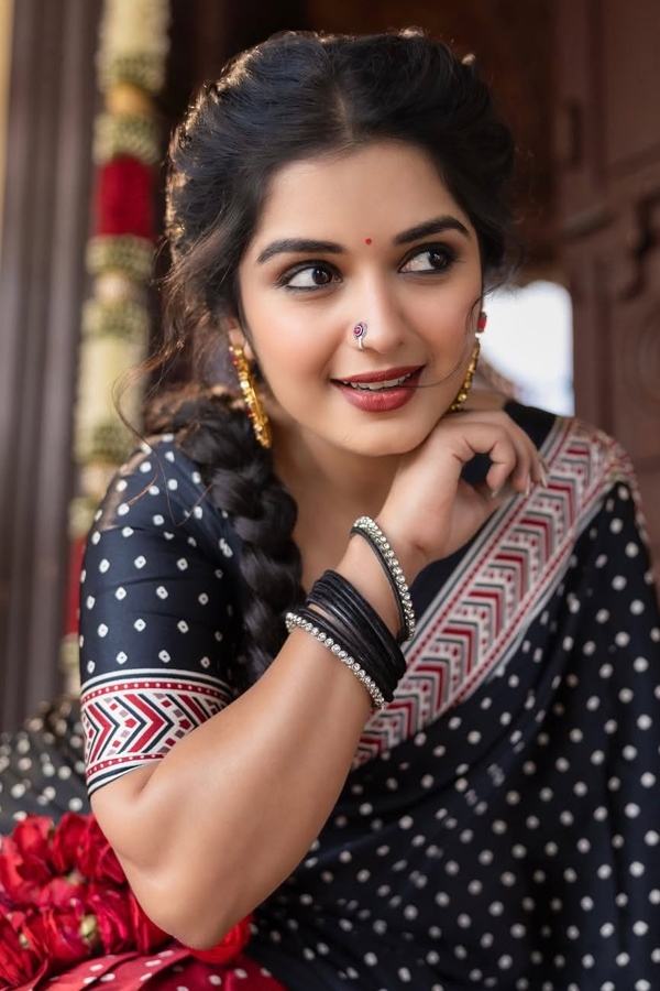 Bigg Boss Priyanka Jain Latest Beautiful Photos16