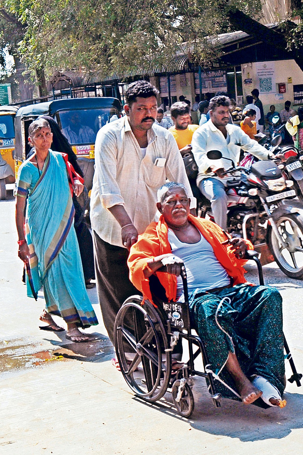 Hardships of patient assistants... Hospitalization Photos3