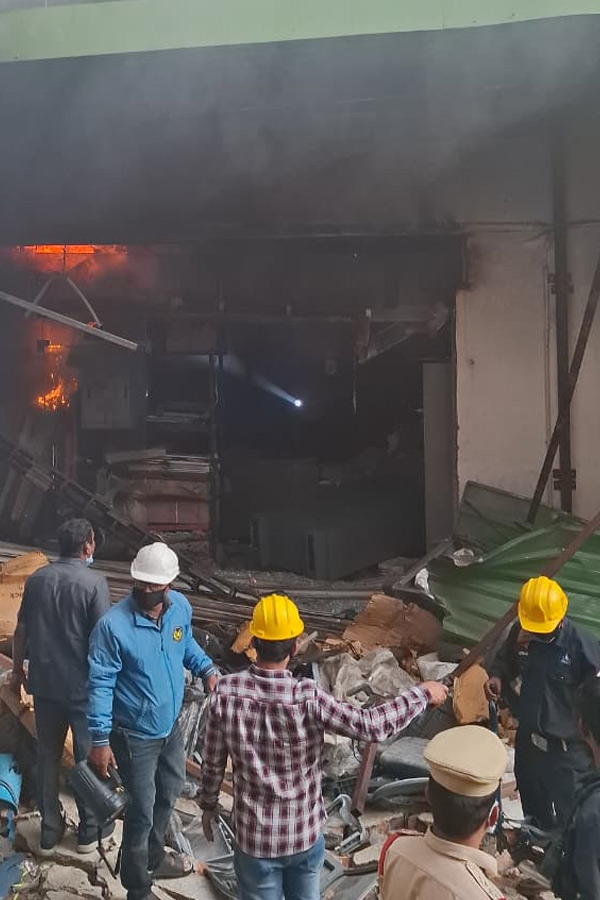 Massive Fire Accident in Furniture Shop at Nampally Photos9