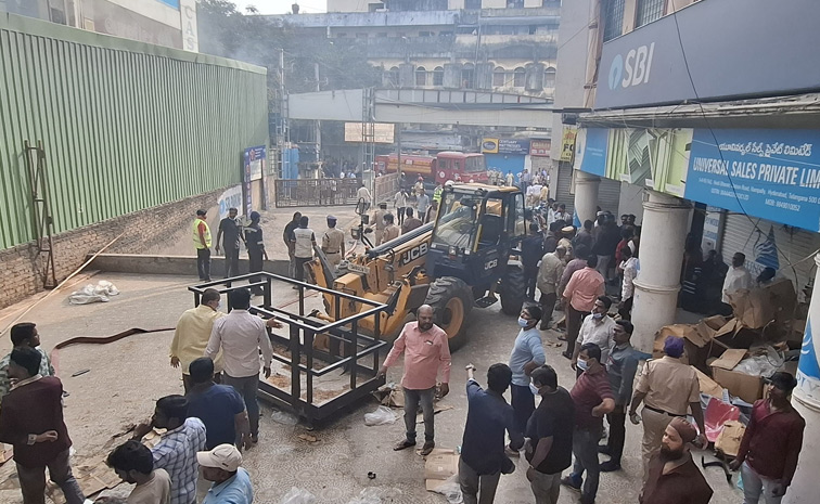 Massive Fire Accident in Furniture Shop at Nampally Photos12