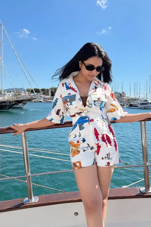 OG Movie Actress Priyanka Mohan Enjoying Foreign Trip Photos2