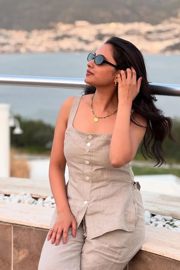 OG Movie Actress Priyanka Mohan Enjoying Foreign Trip Photos5