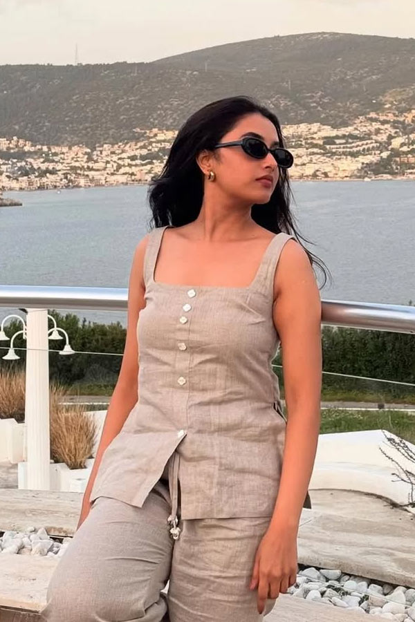 OG Movie Actress Priyanka Mohan Enjoying Foreign Trip Photos6