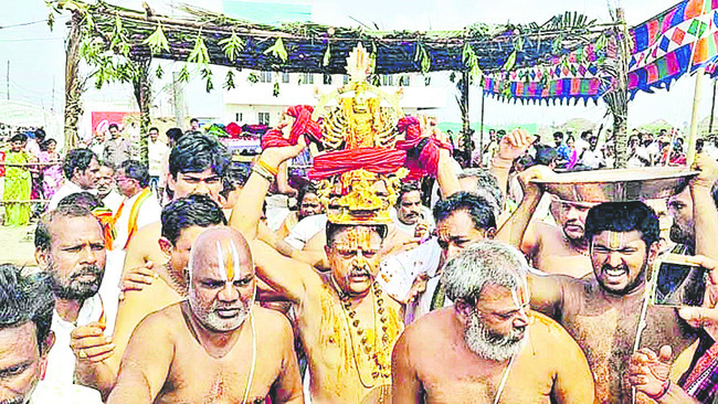 స్వామిసేవకు ఒక్కటై.. 1