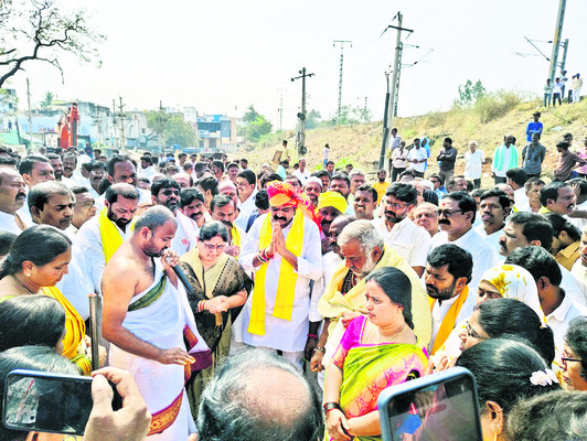 గుమ్మనూరు వన్‌మ్యాన్‌ షో 1