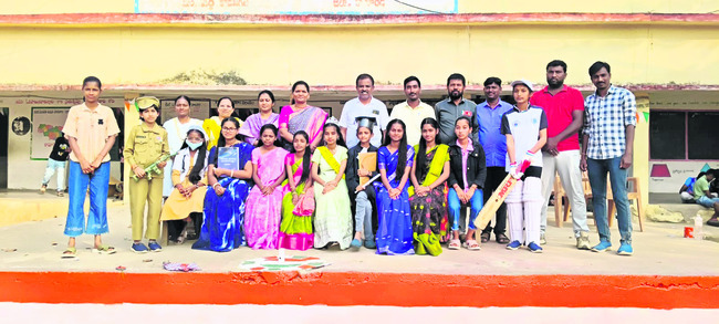 బాలిక దినోత్సవంలో మాలవత్‌ పూర్ణ 1