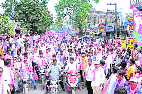 ఉత్తమ్‌ ఇలాఖాలో పోలీసు రాజ్యం1