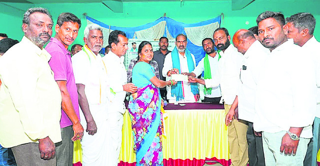 గణతంత్ర వేడుకలు  ఘనంగా నిర్వహిద్దాం1