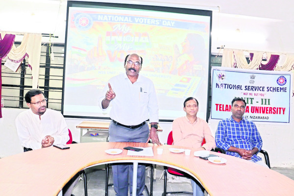 ప్రతి ఒక్కరూ ఓటు హక్కును వినియోగించుకోవాలి 
1