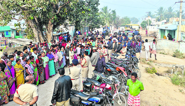 ఉల్లంఘనులపై ఉక్కుపాదం1