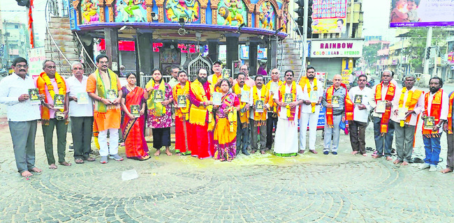 అన్నవరప్పాడులో భక్తుల రద్దీ 3