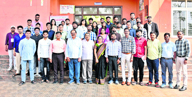 రెడ్డి కులస్తులకు మంత్రి ఆనం క్షమాపణ చెప్పాలి 1