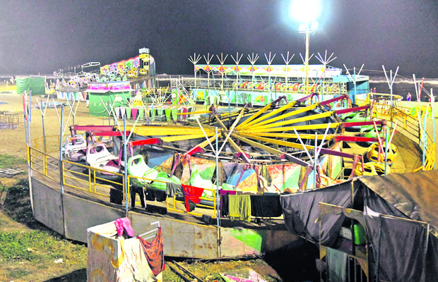 నిరుత్సాహపరిచిన ఉత్సవ్‌ 
1