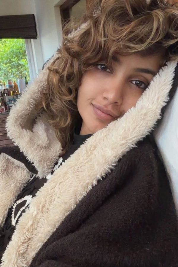 Actress Tejaswi Madivada latest Beautiful Photos13