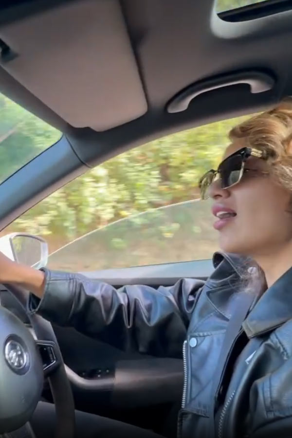 Actress Tejaswi Madivada latest Beautiful Photos15