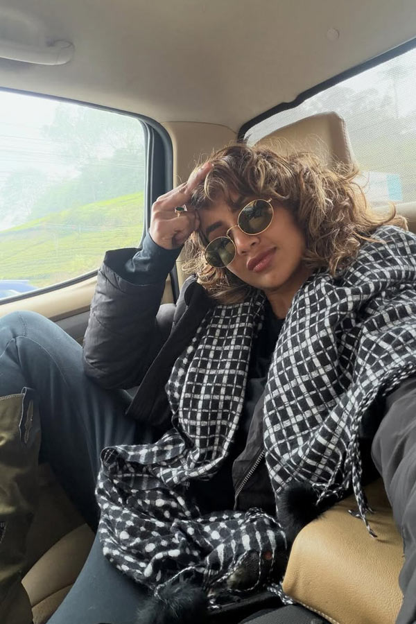 Actress Tejaswi Madivada latest Beautiful Photos10